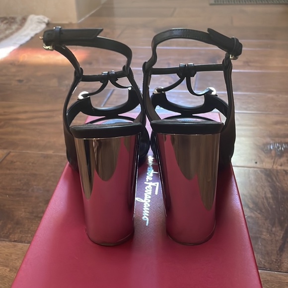 Salvatore Ferragamo black heels - Picture 3 of 4